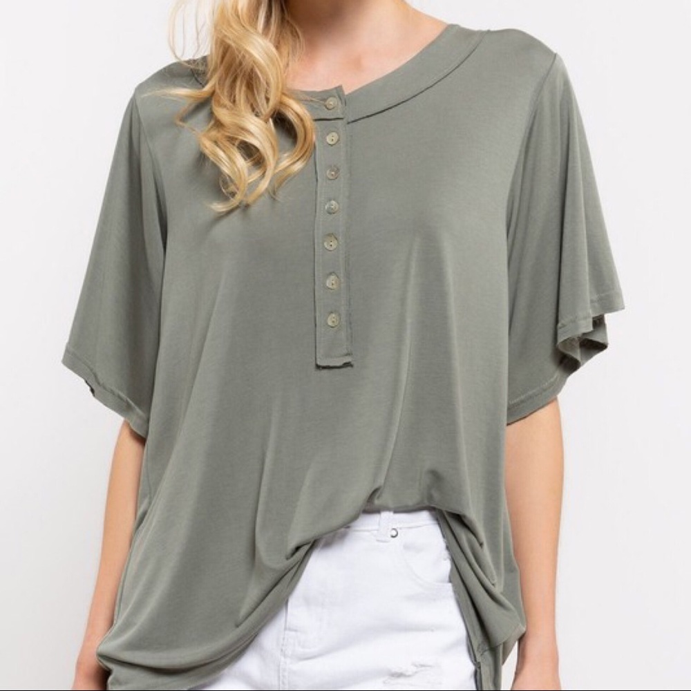 CLEARANCE-NO OFFERS‼️Softest Henley Ever-Sage